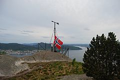 Presis kl 21:00 ble flagget firt.