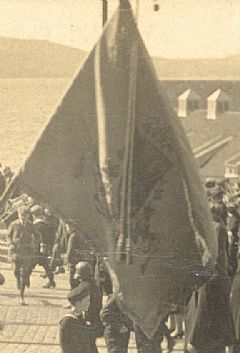 Et bilde fra jubileumsåret 1927. Bildet viser muligens 1917 fanen.